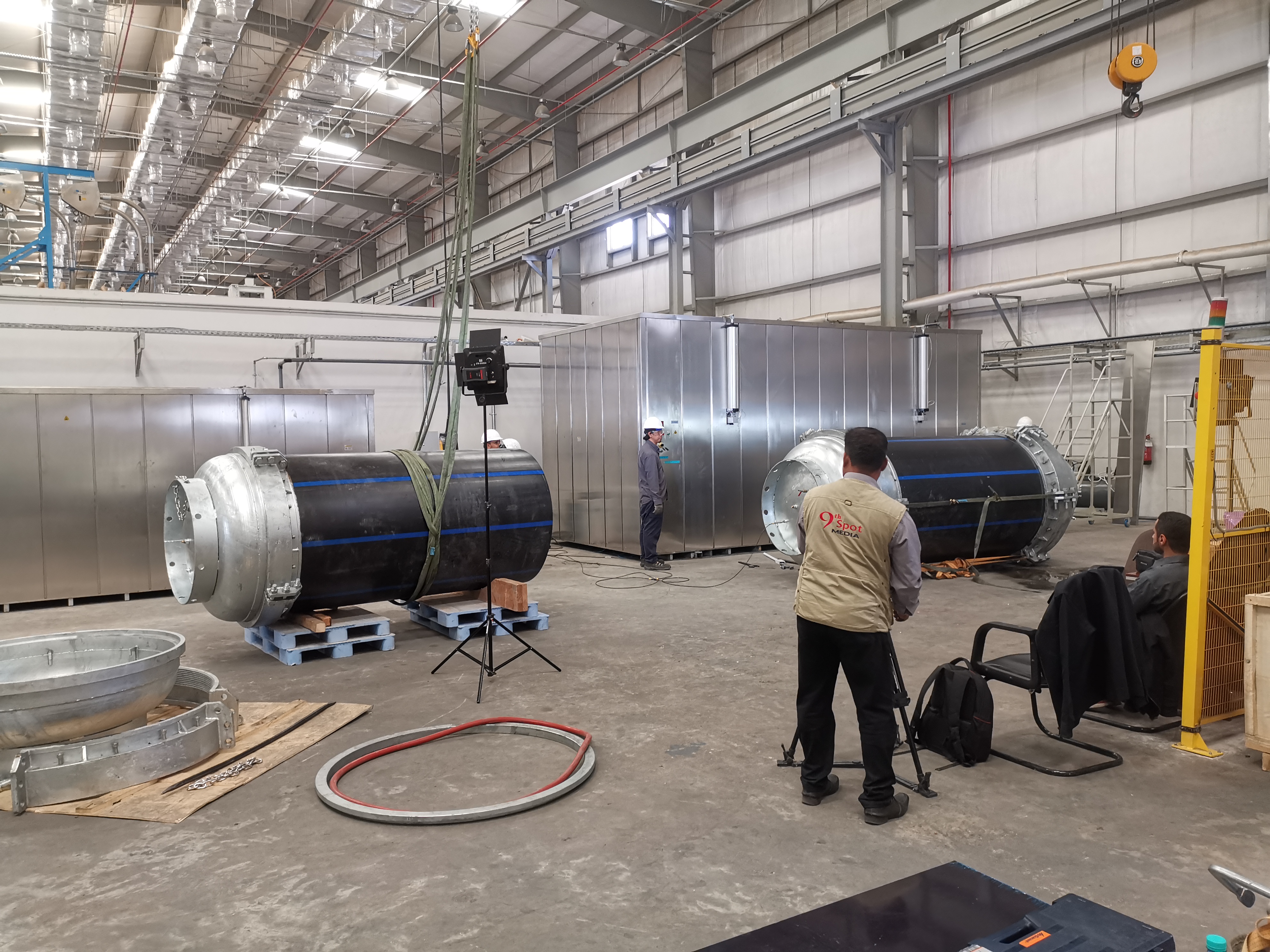 世界最大2千毫米管道保温箱在客户工厂成功安装